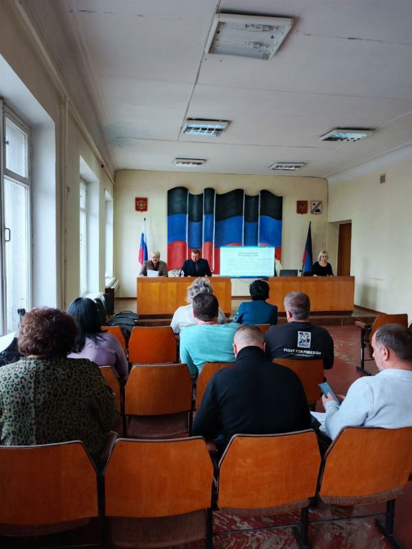 29 декабря состоялось заключительное в этом году заседание Снежнянского городского совета ДНР под председательством Елены Петрухиной