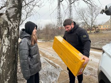 Руководитель Минстроя ДНР Владимир Дубовка поздравил Анастасию Оглоблину с наступающим Новым годом