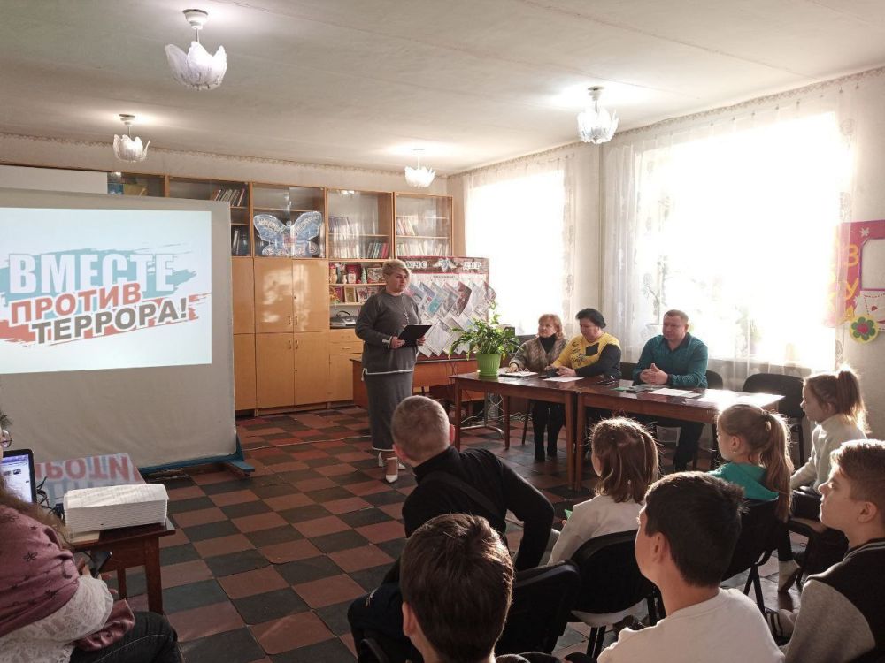 В Доме творчества Снежного состоялось интерактивное занятие «Понятия осторожности и опасности»