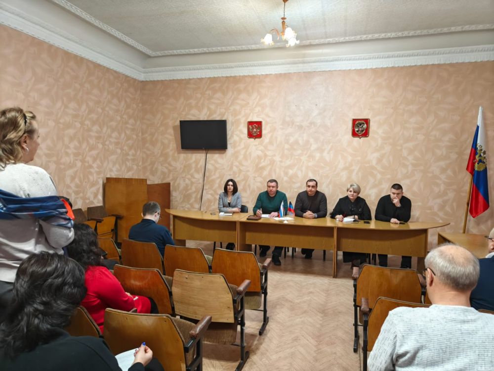 В Снежном обсудили текущие вопросы жизнедеятельности