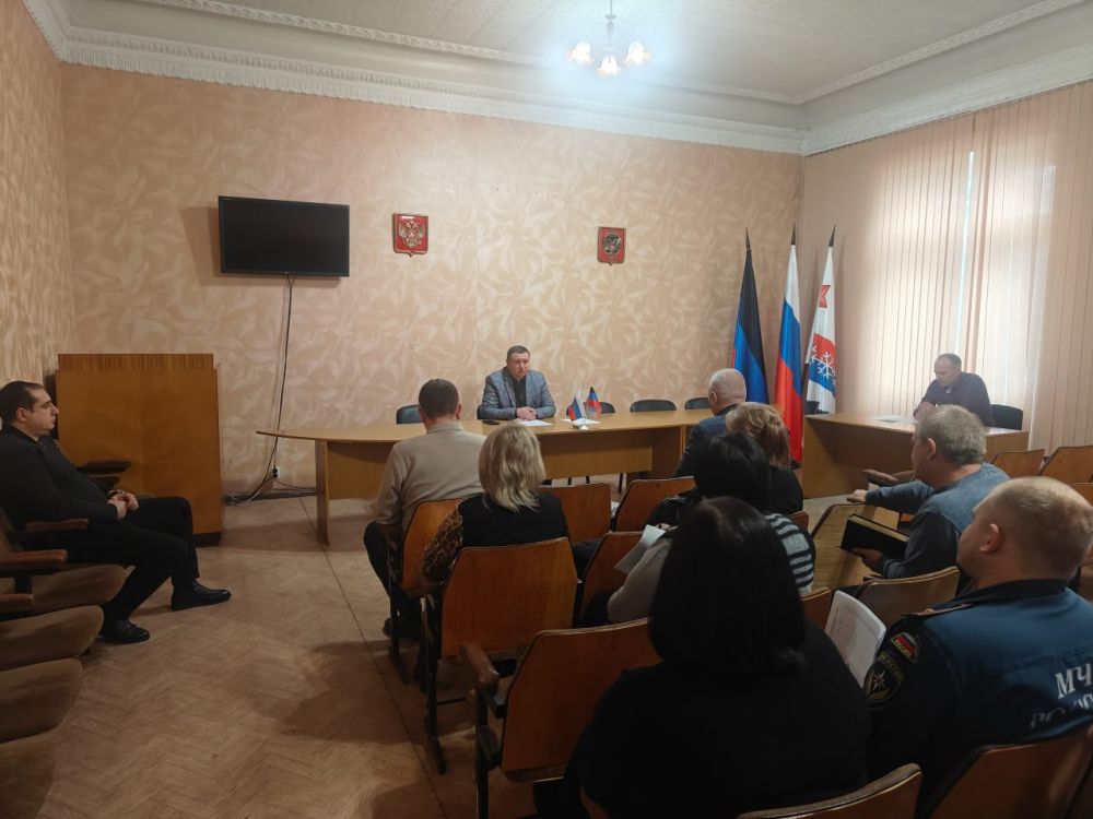 В Снежном прошло заседание городской комиссии