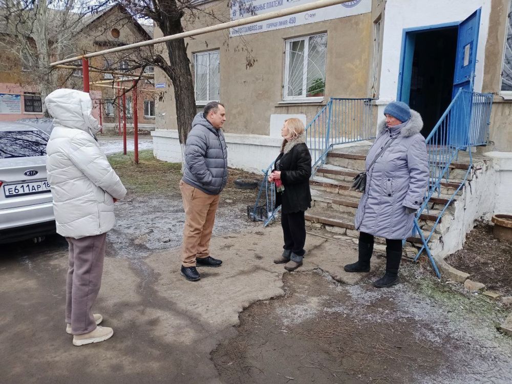 Встречи с населением. 21 января заместитель начальника Юнокоммунаровского территориального отдела управления по обеспечению деятельности территорий администрации городского округа Енакиево Игорь Бутов провел встречу с...