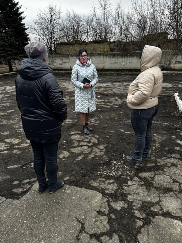 Встречи с населением. 21 января начальник Юнокоммунаровского территориального отдела управления по обеспечению деятельности территорий администрации городского округа Енакиево Елена Коваленко провела встречу с жителями г....
