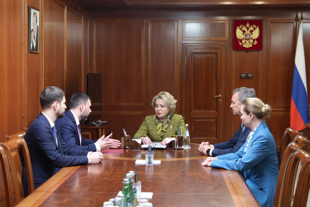Председатель Совета Федерации Валентина Матвиенко встретилась с Главой ДНР Денисом Пушилиным по вопросам социально-экономического развития региона