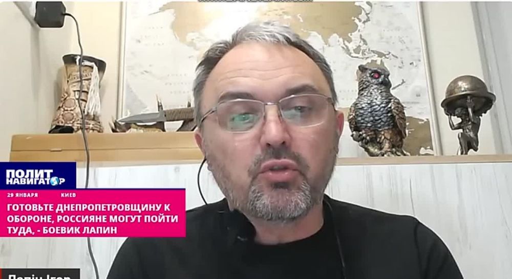 На Покровск не пойдут – на Днепропетровск пойдут! – боевик ВСУ о наступлении ВС РФ. Вместо того, чтобы пытаться брать штурмом Покровск, российская армия, которая уже находится в нескольких километрах от границы с...