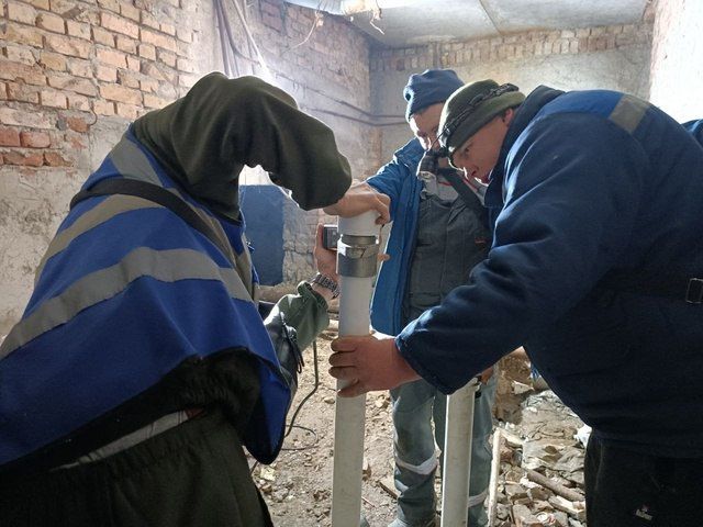 Игорь Лызов: Специалисты аварийной бригады МУП «ГОР-СТРОЙ» выполняют работы по устранению аварий на сетях водо- и теплоснабжения, водоотведения в многоквартирных домах