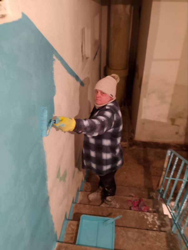 Наталья Бегуненко: Сотрудники муниципального унитарного предприятия «Управляющая компания Петровского района» продолжают работы по покраске подъезда на ул. Ревякина, 42. Также выполнены работы по закрытию окон на ул....