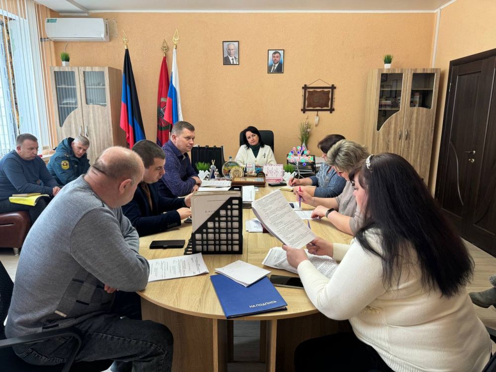 Сегодня, 04 февраля, во главе с заместителем главы администрации Волновахского муниципального округа по социальным вопросам - Еленой Снисаренко, состоялось заседание комиссии  по установлению причиненного  ущерба  жилым ...