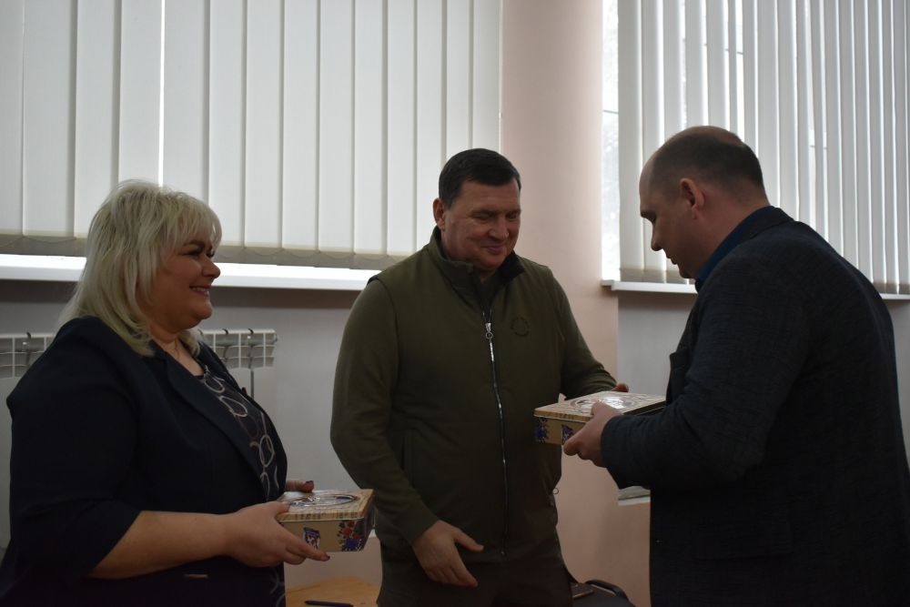 Много лет плечом к плечу