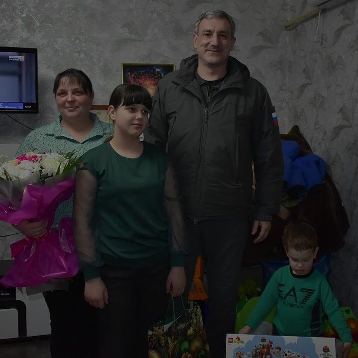 Игорь Лызов: Подарок от амурского губернатора помогает девочке из Благодатного осваивать фотографию