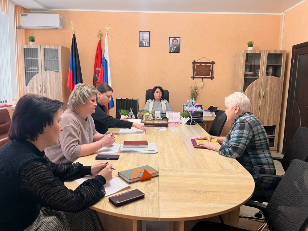 Сегодня, 06 февраля, заместитель главы администрации Волновахского муниципального округа по социальным вопросам Снисаренко Елена Сергеевна провела прием граждан