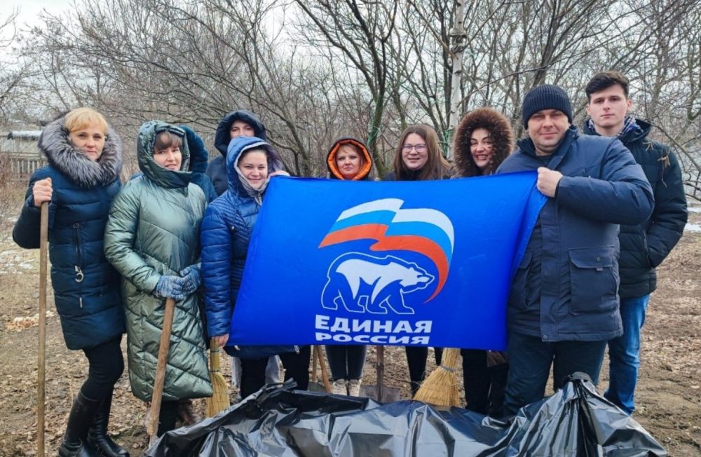 Сегодня, 6 февраля, в акции «Чистый четверг» в рамках партийного проекта «Городская среда» Всероссийской политической партии "Единая Россия" активное участие приняли сотрудники Моспинского территориального управления...