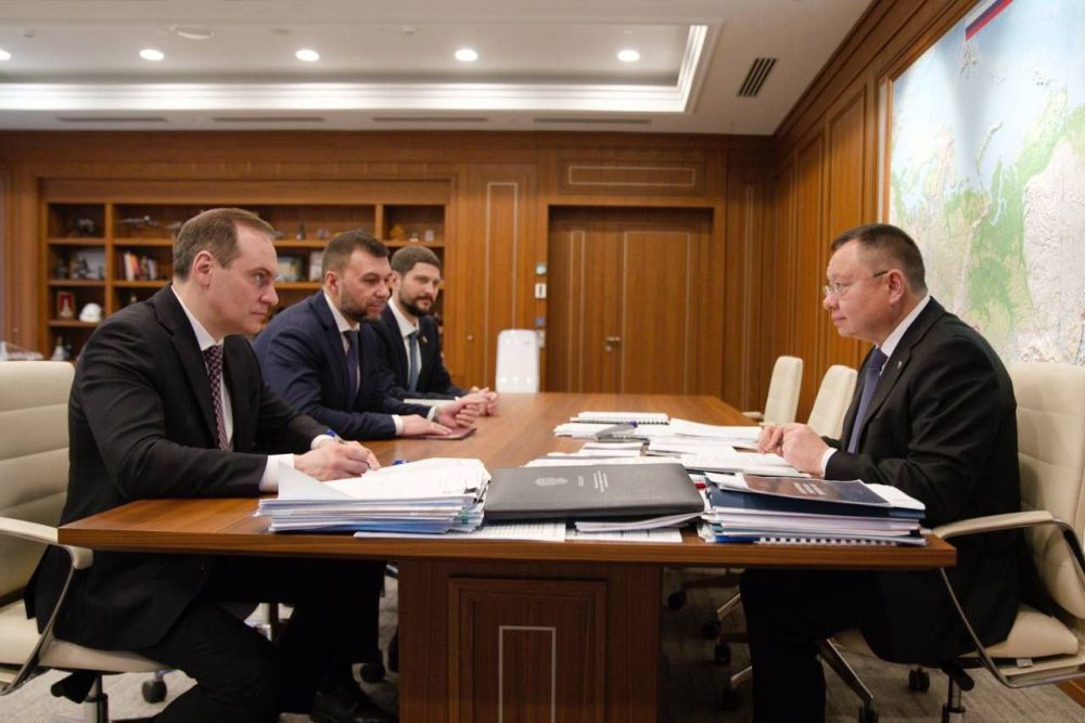 Александр Волошин: Состоялась встреча с Министром строительства и ЖКХ РФ Иреком Файзуллиным, с Главами ДНР Денисом Пушилиным и Мордовии Артёмом Здуновым