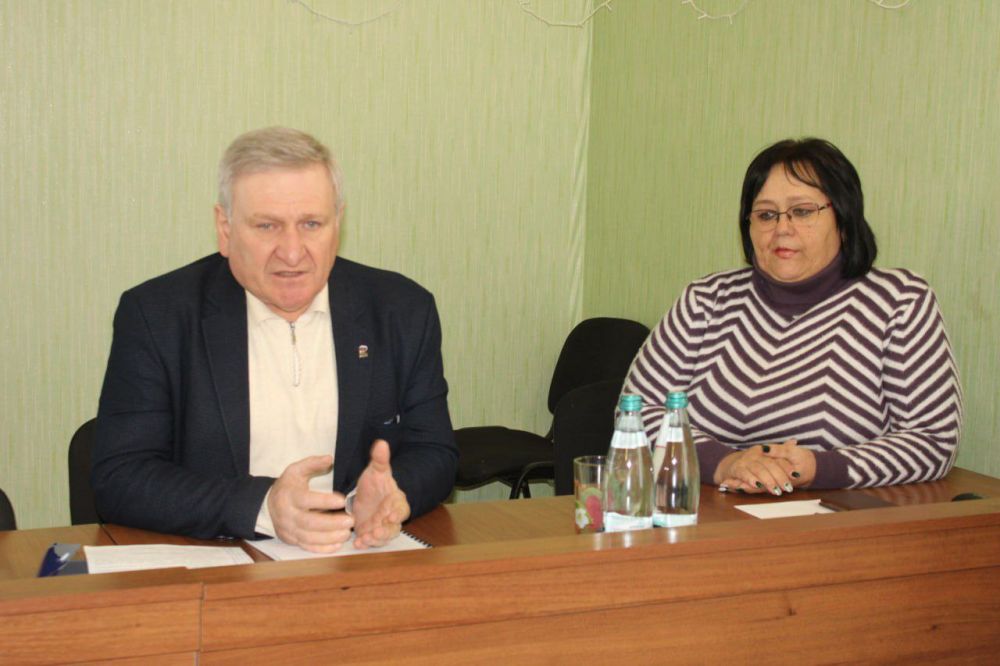 Николай Михайлов: Сегодня для жителей города Комсомольское состоялась презентация проекта по благоустройству общественной территории «Городской парк», который планируется реализовать в 2025 году в рамках федерального...