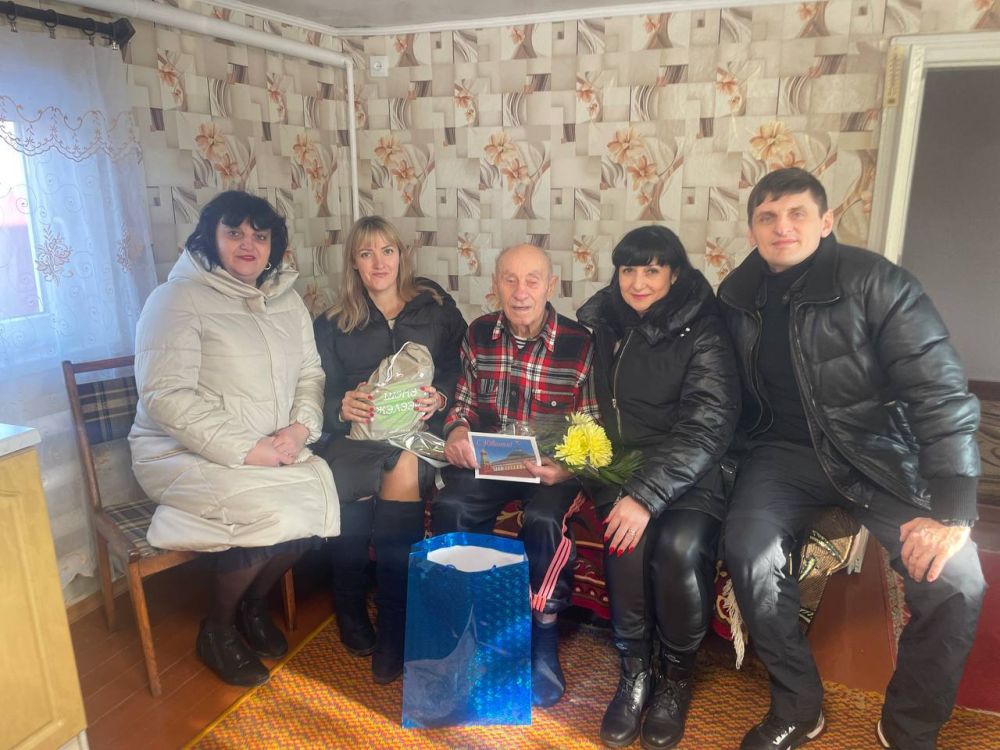 ������ ������� ���� �������� ���� 90-�����!