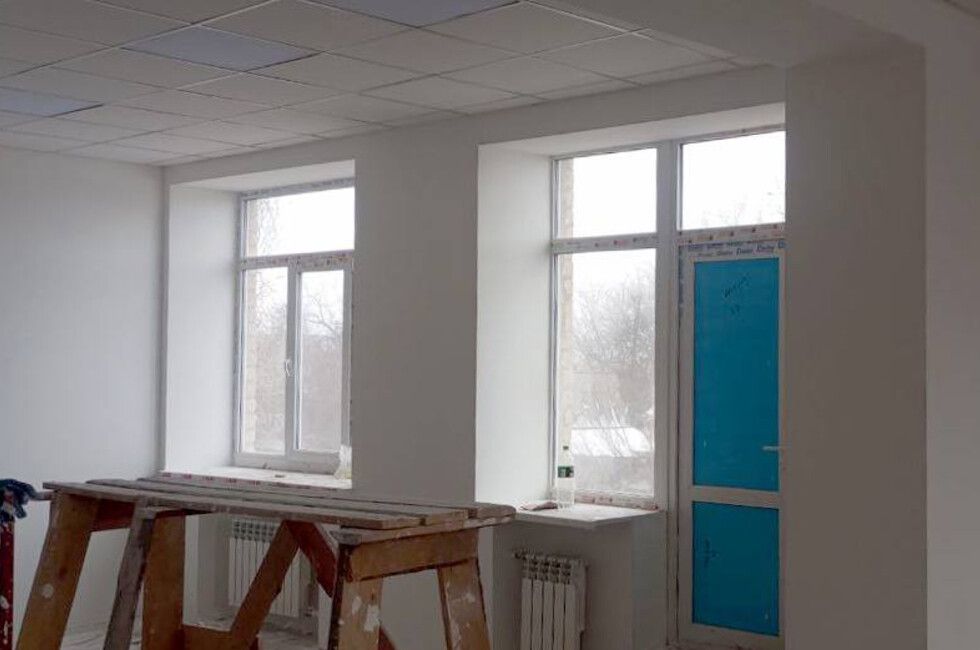 Солнцев рассказал о темпах восстановления спортшколы в Старобешевском районе