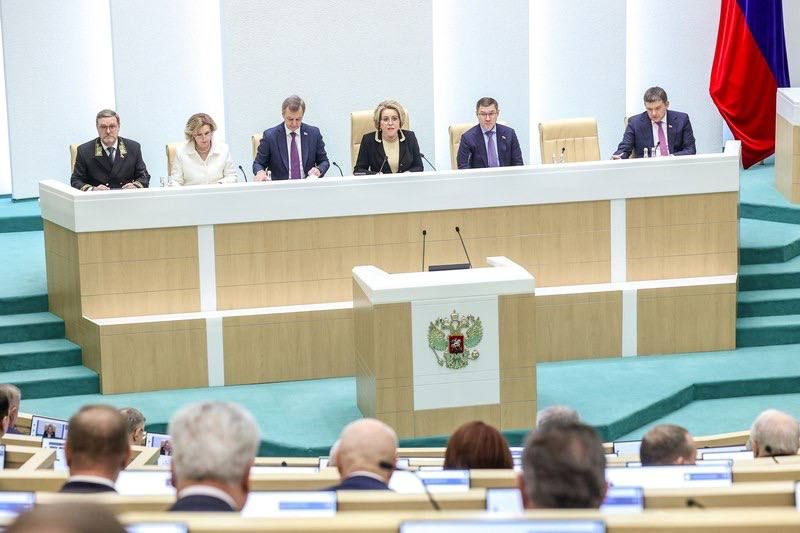 Александр Волошин: Сегодня в Совете Федерации под председательством Валентины Ивановны Матвиенко прошло очередное пленарное заседание верхней палаты парламента