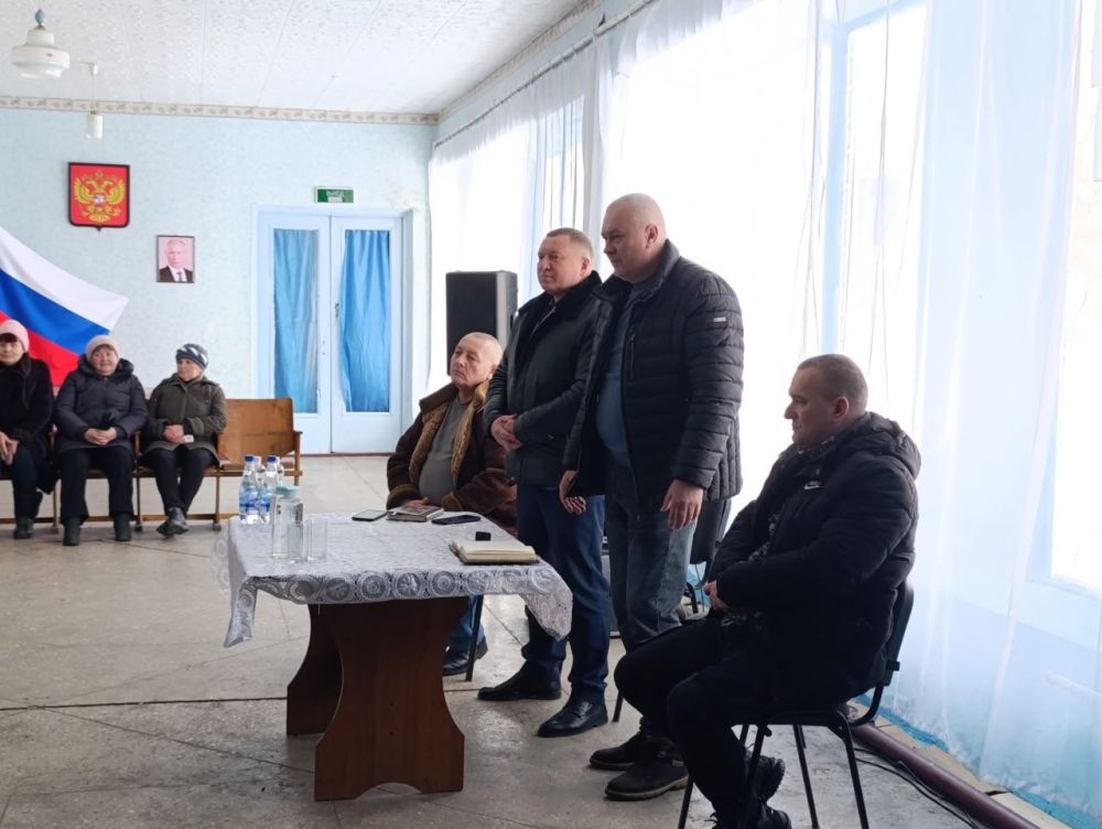 Глава Снежного ответил на вопросы жителей поселка Орехово