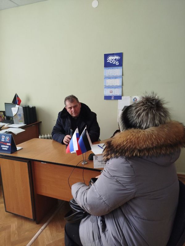 В Хлебодаровском отделении общественной приемной Единой России депутат Волновахского муниципального совета Донецкой Народной Республики первого созыва Арсоев Таймураз Павлович провел прием граждан