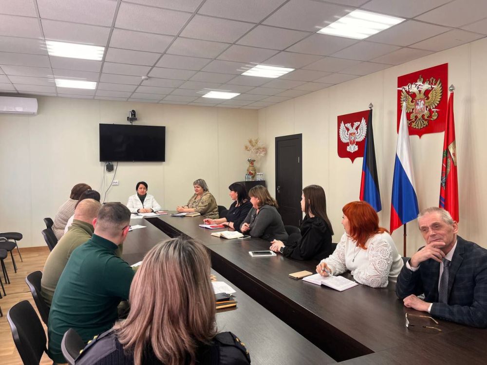 Состоялось заседание комиссии по делам несовершеннолетних и защите их прав муниципального образования Волновахский МО