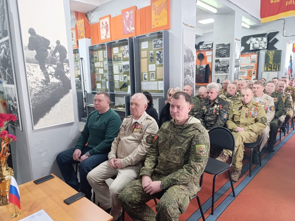 В Снежном состоялось мероприятие к 36-й годовщине окончания боевых действий в Афганистане