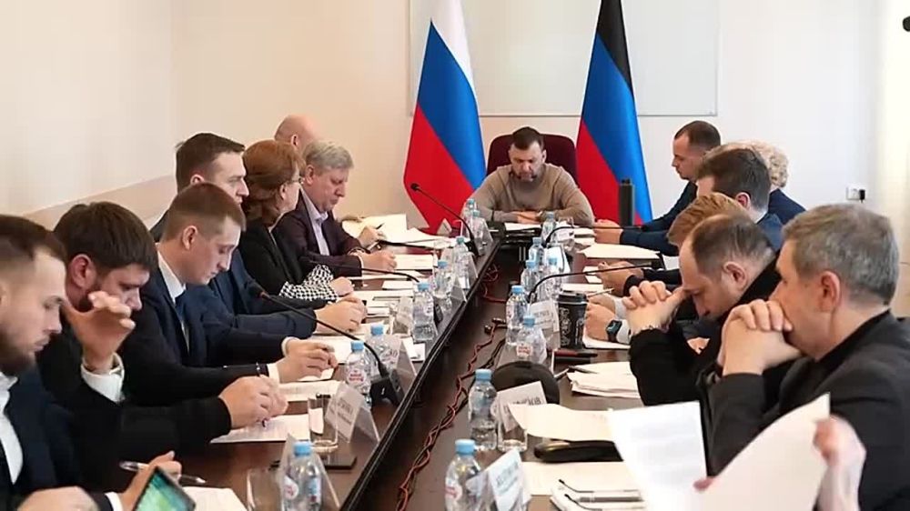 Евгений Солнцев: Обсудили с Главой Республики Денисом Пушилиным и членами Правительства ключевые вопросы реализации Программы социально-экономического развития и восстановления