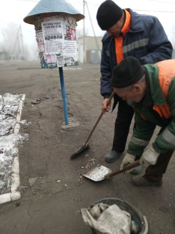 Силами коммунальных предприятий были проделаны работы по наведению чистоты и порядка на территории г. Моспино: