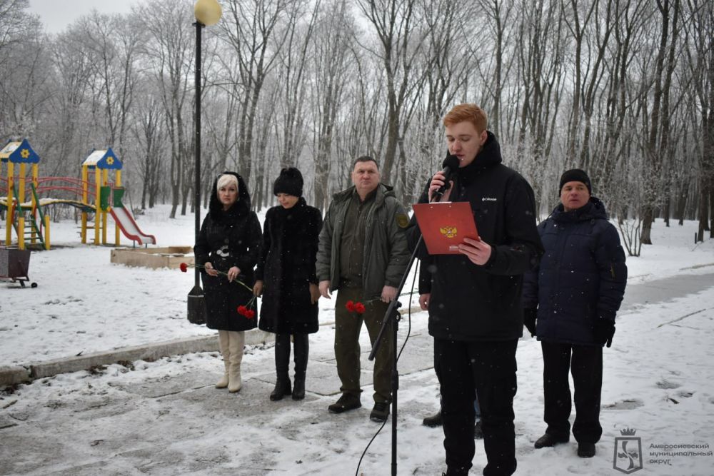 Игорь Лызов: В 36-ую годовщину вывода войск из Афганистана, в парке «Юбилейный» с коллегами и ветеранами Афганской войны, членами Союза ветеранов Афганистана, почтили память погибших воинов, исполнивших служебный долг за...