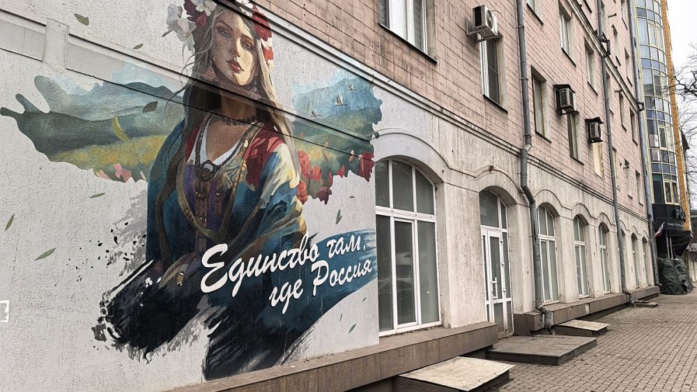 В Донецк ворвалась мирная жизнь: театры и рестораны забиты, молодежь на улицах, а пробки, как в Москве