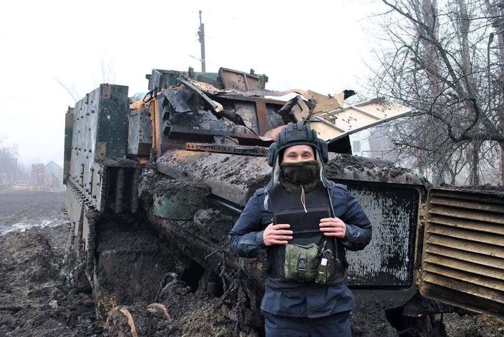 ������ �������: 26.10.2024.. ������������ � ���� �������� FPV-������� ���������� MRAP Mastiff PPV � �.� ����������� �� ����-�������� �����������