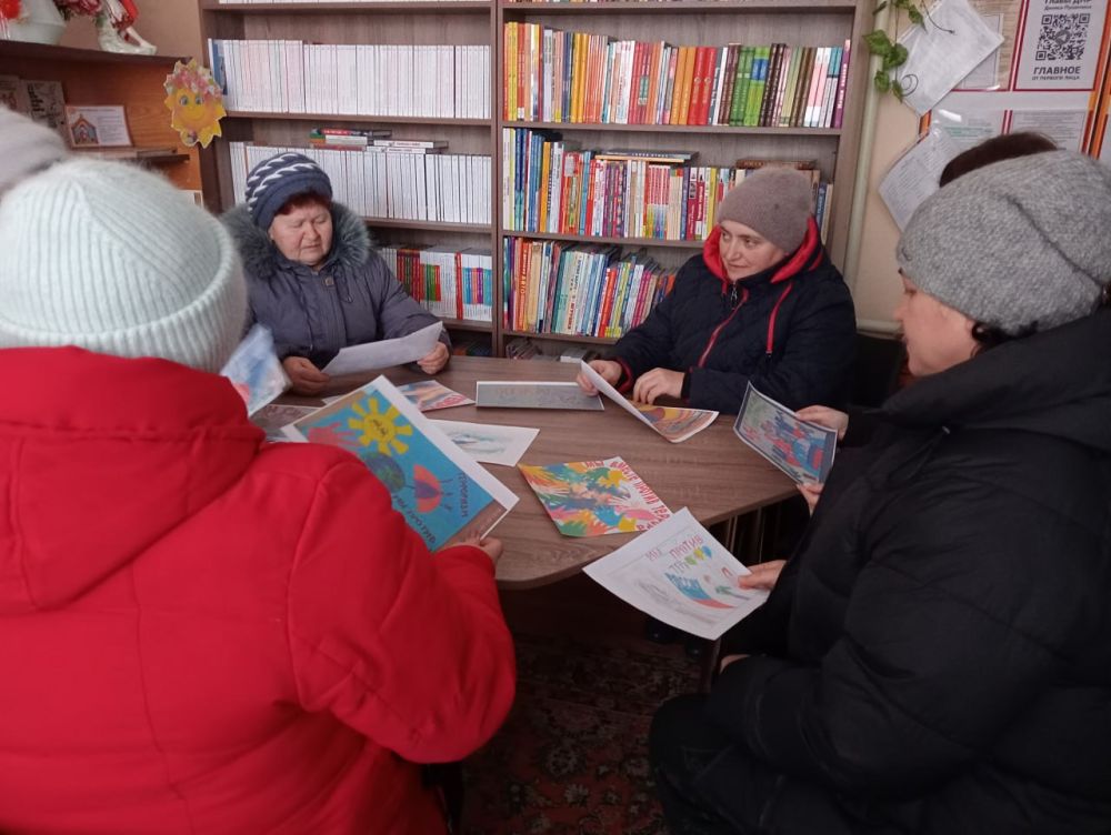 В рамках цикла мероприятий по информационному противодействию терроризму и экстремизму в Луковском СДК состоялась беседа «Россия против террора!»