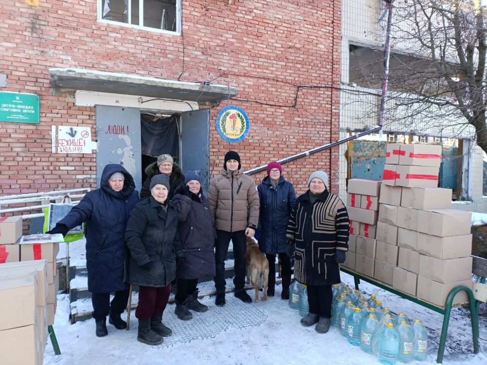 Жителям Угледара и Павловки привезли гуманитарную помощь