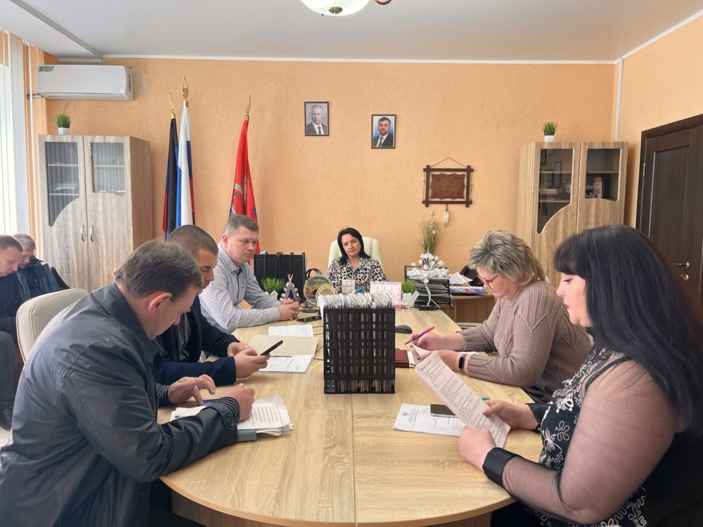 Сегодня, февраля, во главе с заместителем главы администрации Волновахского муниципального округа по социальным вопросам - Еленой Снисаренко, состоялось заседание комиссии  по установлению причиненного  ущерба  жилым ...