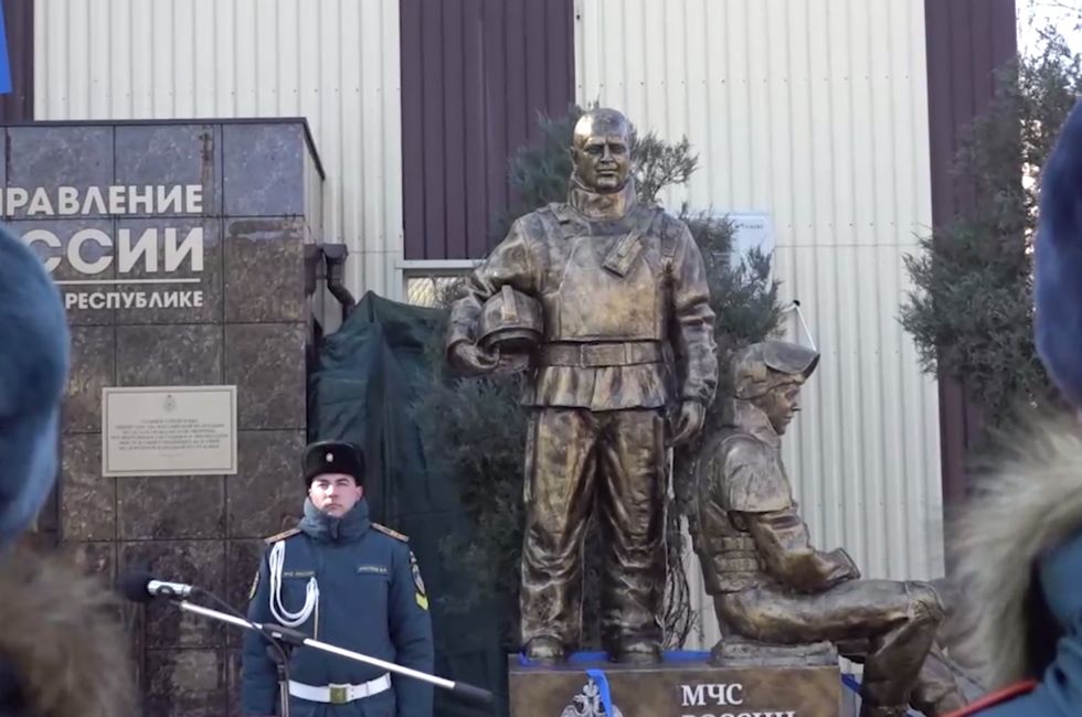 В Донецке открыли памятник, посвященный спасателям-героям