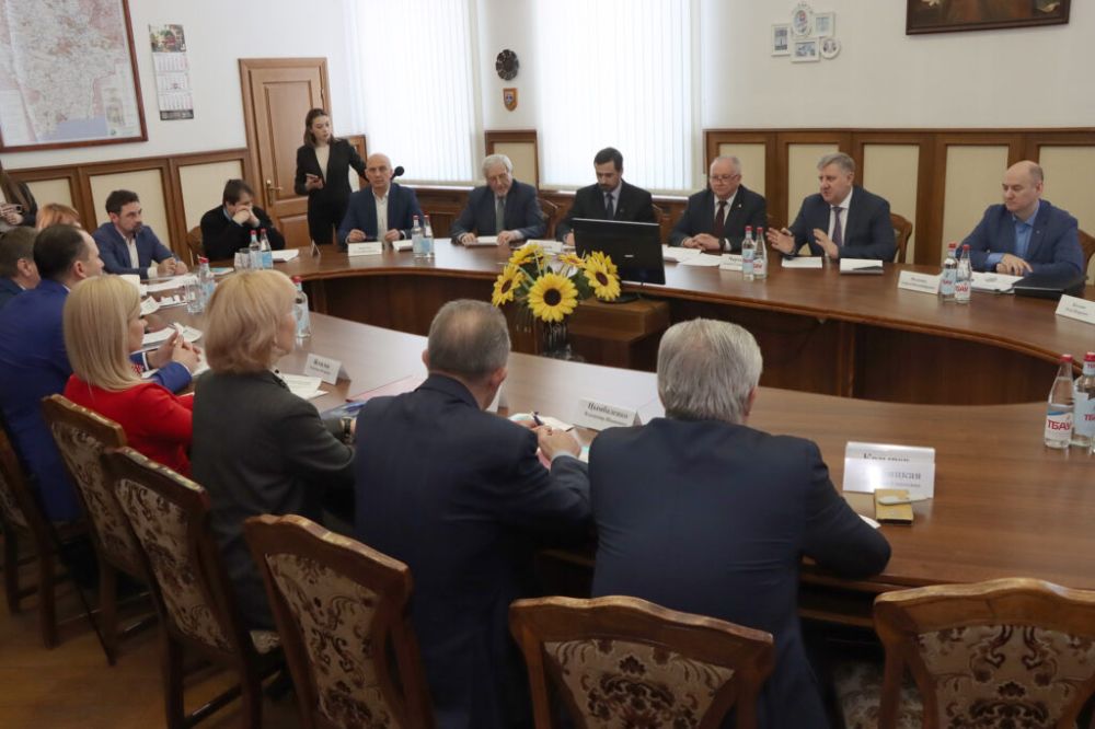 Первый вице-премьер Андрей Чертков принял участие в заседании региональной рабочей группы по разработке комплексной программы «Энергоперевооружение промышленности ДНР»