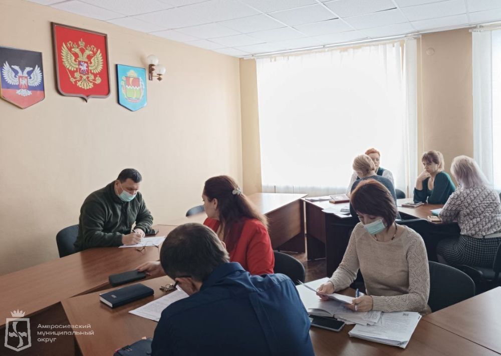 Игорь Лызов: На еженедельном аппаратном совещании с начальниками управлений, отделов, секторов администрации округа и руководителями учреждений рассмотрели актуальные вопросы жизнедеятельности муниципалитета, среди которых о...