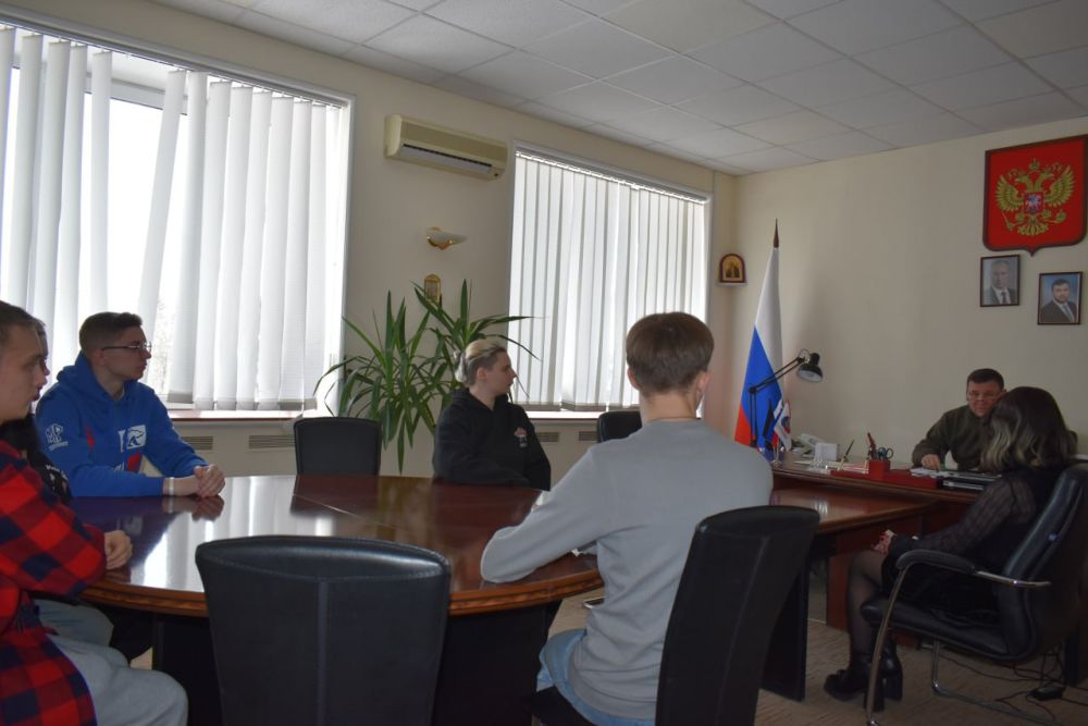 Игорь Лызов: Встретился с активной молодёжью нашего округа в рамках профориентационного проекта «ГосСтарт.Диалог»
