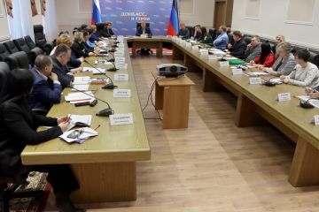 В Доме Правительства обсудили карьерный проект «Донбасс.Карьера»