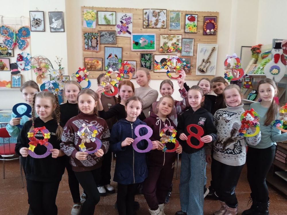 Николай Михайлов: В Старобешевском округе прошел мастер класс «Подарок маме»