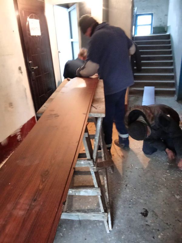 Силами коммунальных предприятий были проделаны работы по наведению чистоты и порядка на территории г. Моспино: