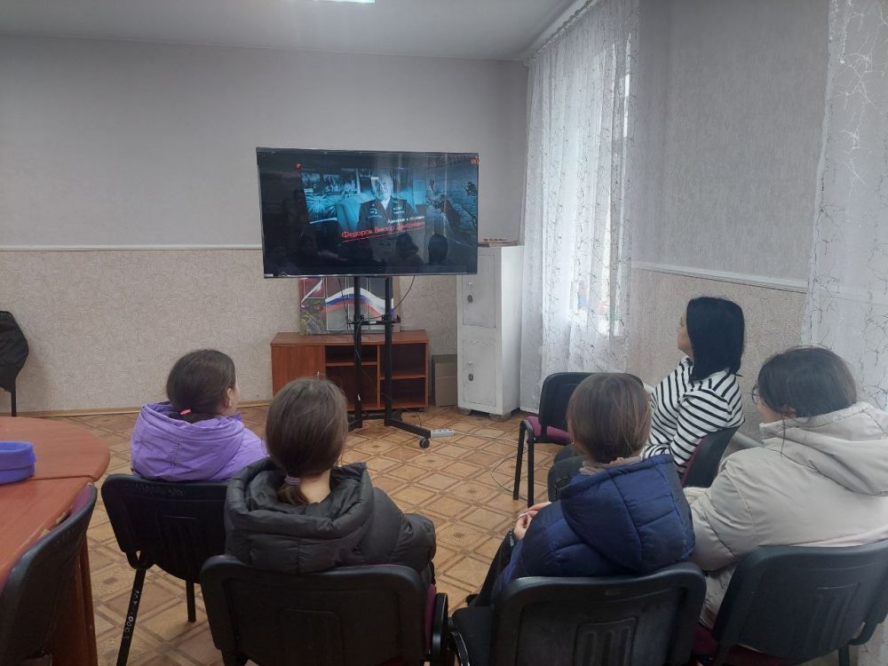 04 марта 2025 года С использованием мультимедийного оборудования, полученного в рамках программы ПФКИ, в МБУ&quot;Бугасский СДК&quot; прошел показ документального фильма &quot;Мы там, где нужны Родине&quot;