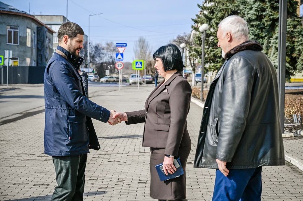 Сенатор России от ДНР Александр Волошин впервые посетил Торез