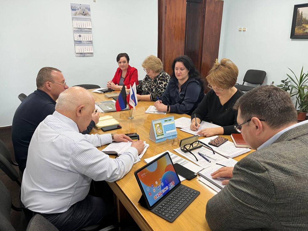 ������� �������: �������, 4 �����, ������ ����������� ��������� �� ������� �������� � �������� ������������ ����� � ������������� ����������� ������������� ������������� ������