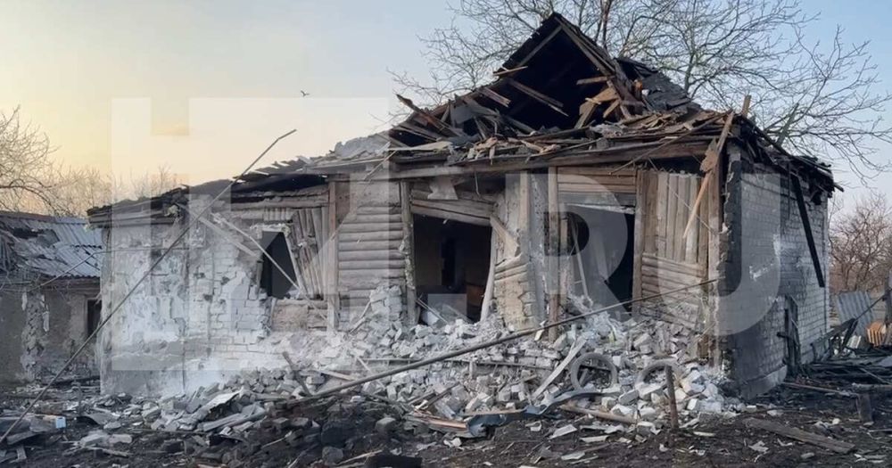 Женщина с ребенком пострадали при украинском обстреле Енакиева в ДНР