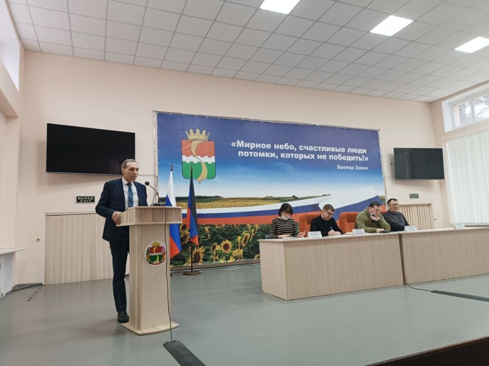 Игорь Лызов: В ходе расширенного аппаратного совещания с начальниками управлений, отделов, секторов администрации округа и руководителями учреждений были рассмотрены актуальные вопросы жизнедеятельности муниципалитета, среди...