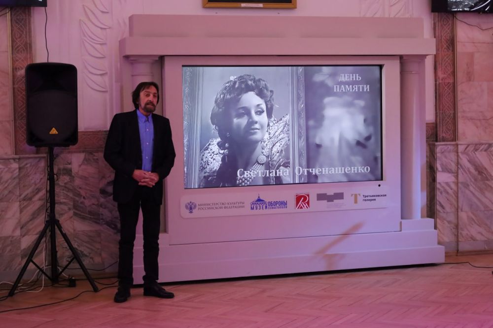 Приглашаем на выставку Мариупольского драмтеатра «Жизнь, отданная сцене»