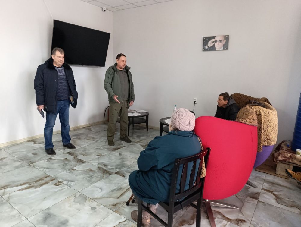 Константин Зинченко: Встретился с жителями пункта временного пребывания, которые были эвакуированы из Угледара