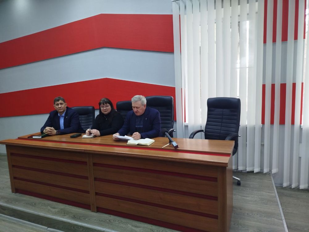 06 марта Глава муниципального образования Старобешевский муниципальный округ Николай Михайлов провел встречу с жителями города Комсомольское