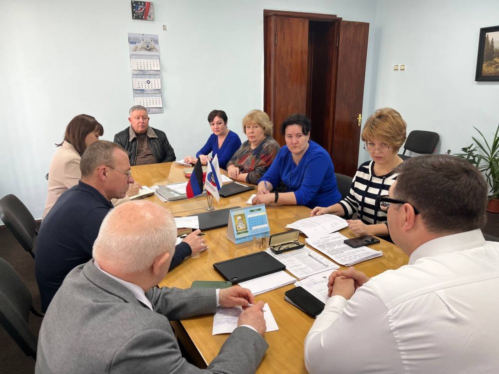 ������� �������: �������, 6 �����, ������ ����������� ��������� �� ������� �������� � �������� ������������ ����� � ������������� ����������� ������������� ������������� ������