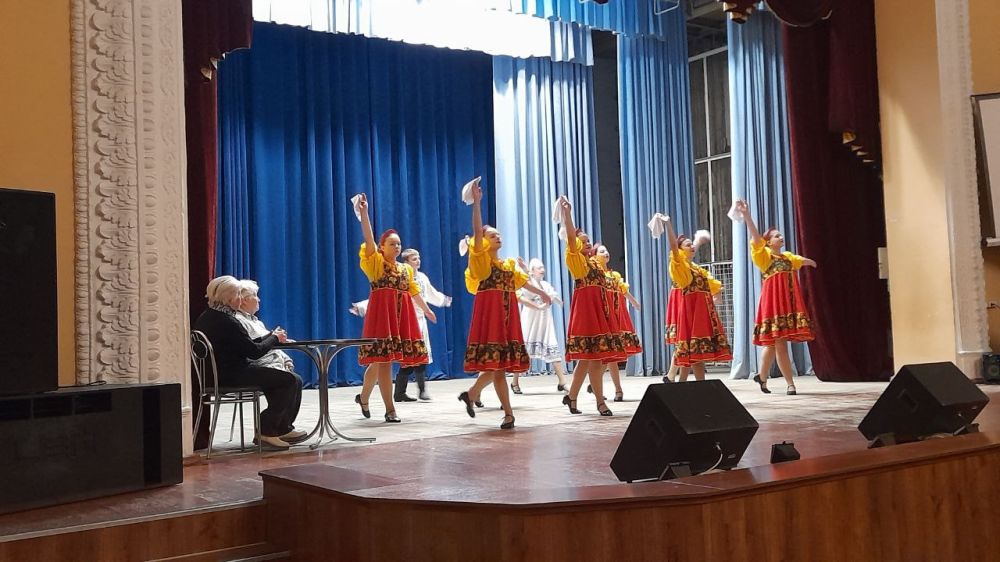 6 марта во Дворце культуры им. Ленина города Комсомольское прошла встреча с женщинами — детьми войны «Детство, опаленное войной», посвящённая 80-й годовщине Победы в Великой Отечественной войне